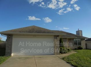 3724 W Ridgeway St, Springfield, MO 65807