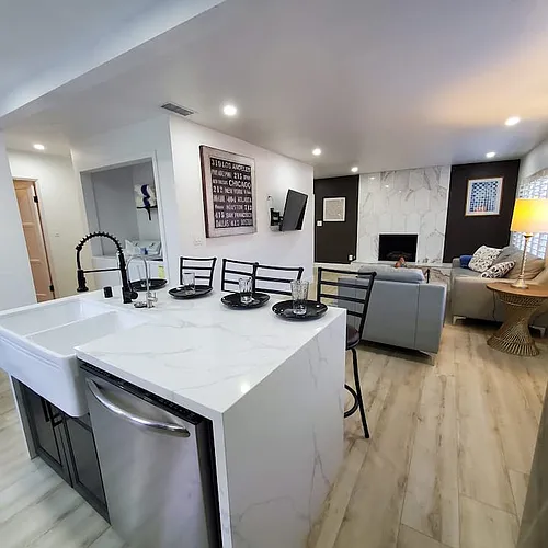 1668 Thomas Ave Photo 1