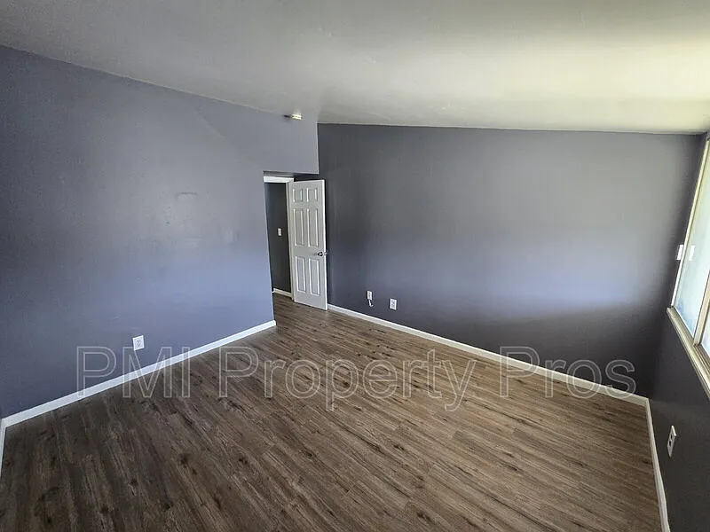 3 bed, 1.5 bath, 1054 sqft, $1,495 — Photo 4