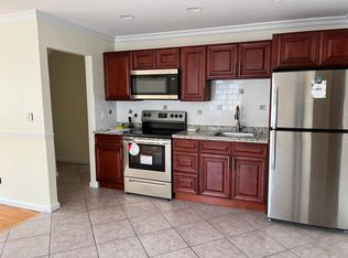 2560 Hyacinth St, Westbury, NY 11590