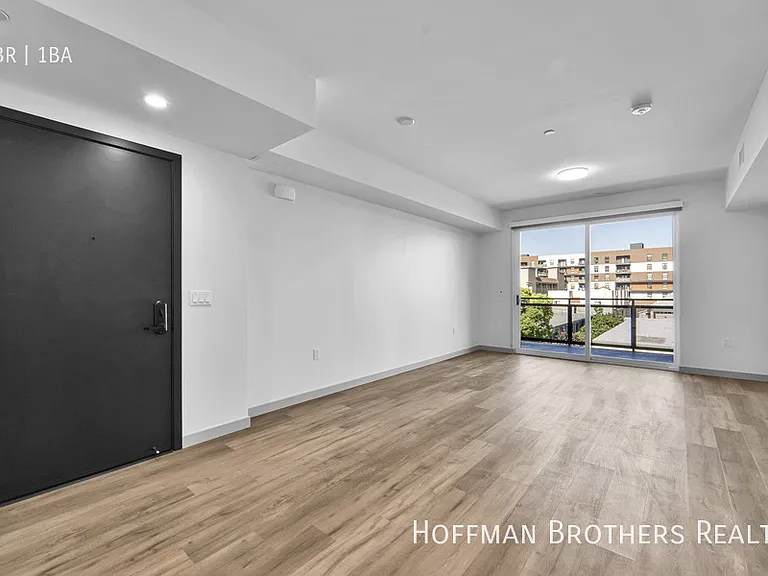 1240 Magnolia Ave #401 — Photo 10