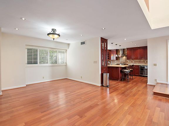 5th image of 1547 Palisades Dr