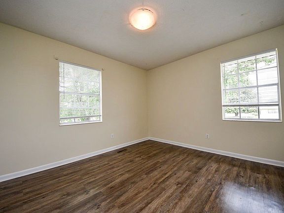 5th image of 4930 Rose Ave NW