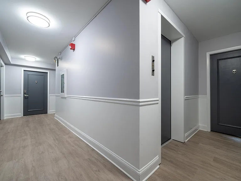 1 N Chestnut Ave #1B — Photo 3