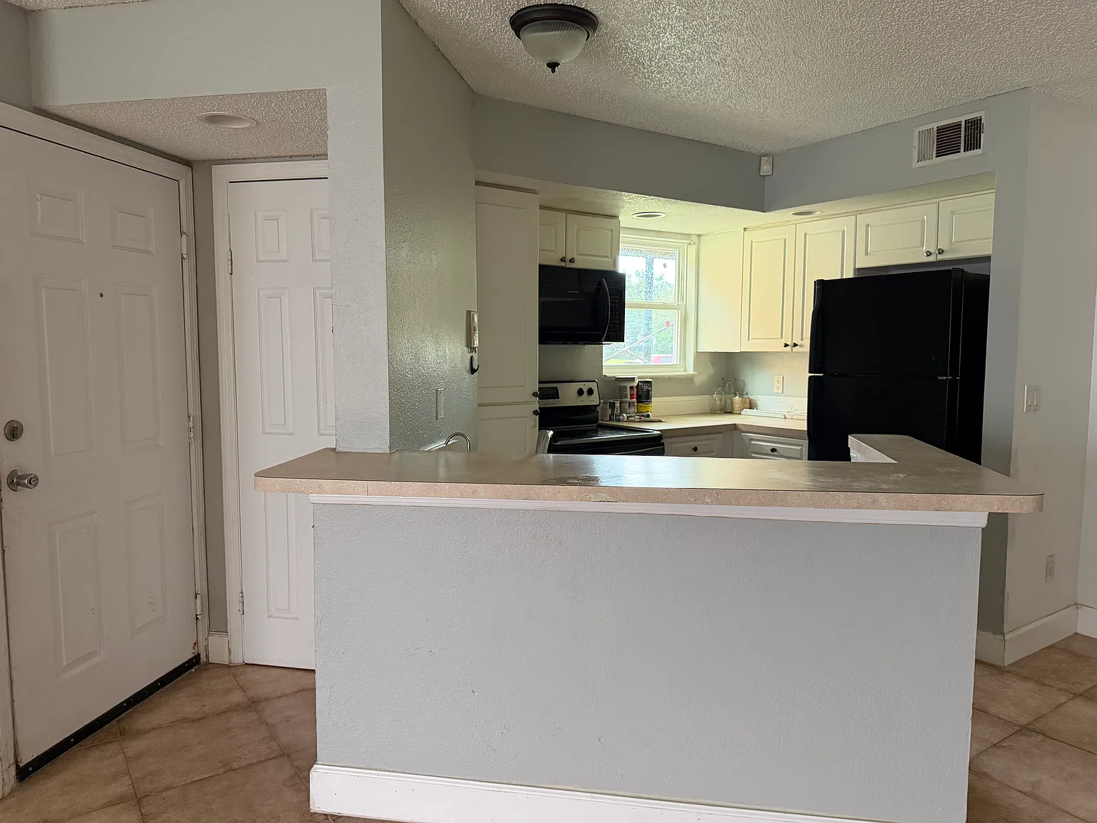 2 bed, 934 sqft, $1,500 — Photo 3