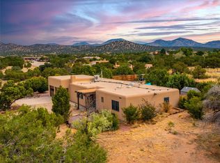 8 Torneo Rd, Santa Fe, NM 87508