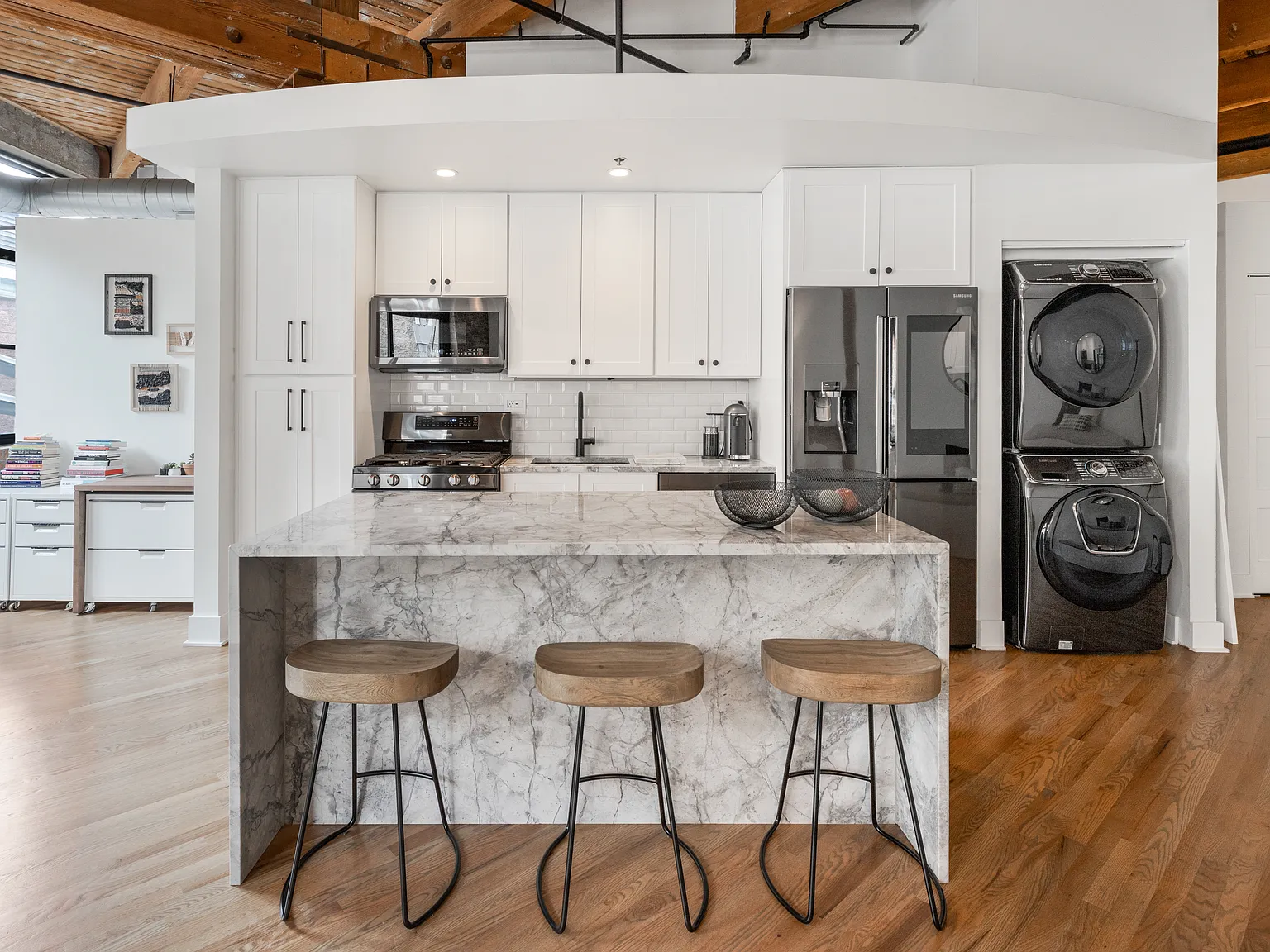 2 bed, 1.5 bath, 1092 sqft, $3,800 — Photo 4