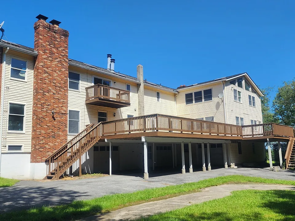 285 Hill Rd