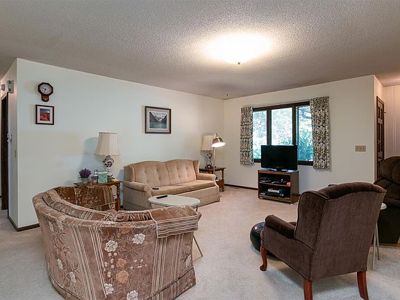 4th image of 1720 Denholm Dr