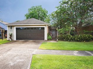 1863 Myrtle Ridge Dr, Baton Rouge, LA 70816