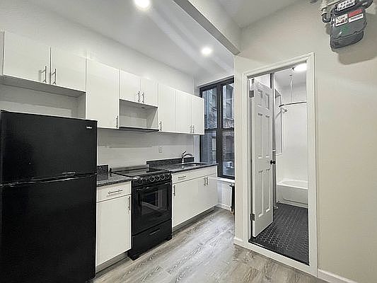 2nd image of 330 E 15th St APT 11
