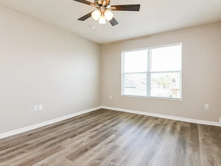 225 Beckenham Dr — Photo 10