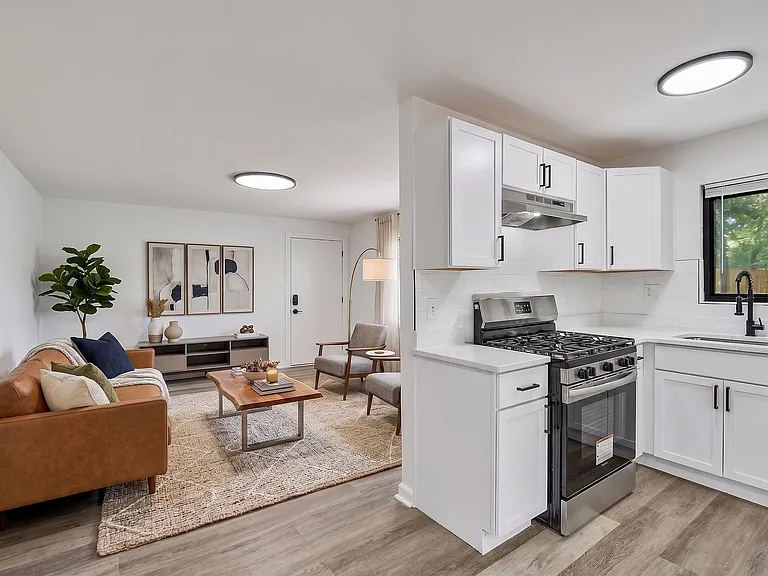 2535 Lysle Ln #1B — Photo 6