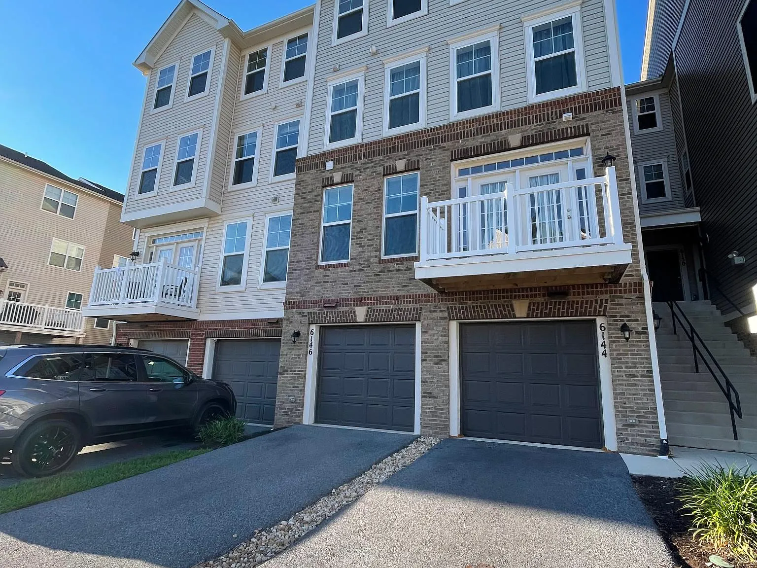3 bed, 2.5 bath, 1850 sqft, $2,700 — Photo 2