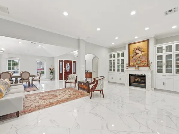 106 Mignon Ln, Houston, TX 77024