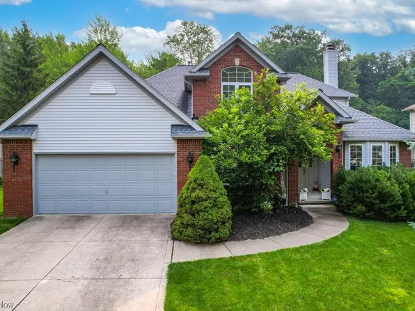 9675 Nicole Cir, Strongsville, OH 44136