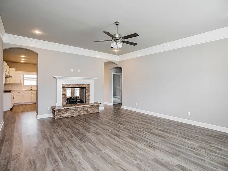 870 Bob Glen Cir — Photo 2