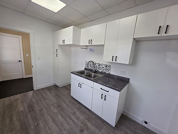 5th image of 712 E Main St