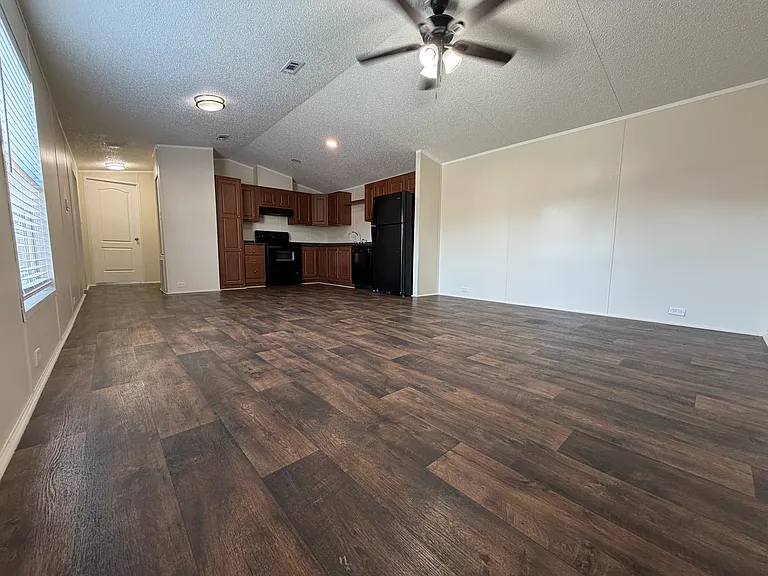 709 N Collins Fwy #129 — Photo 2