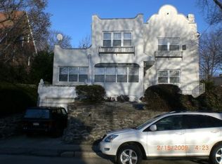 914 Split Rock Rd, Pelham, NY 10803