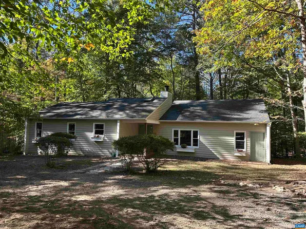 640 Big Oak Rd, Charlottesville, VA 22903