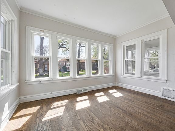 5th image of 1212 W 96th St
