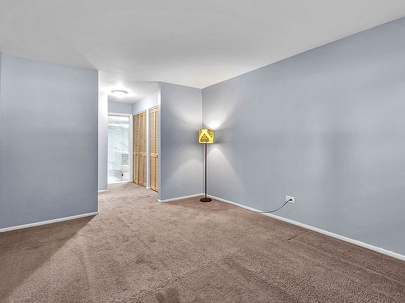 4th image of 120A Collen Dr #105