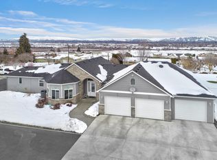 1002 Meadowbrook Rd, Yakima, WA 98903