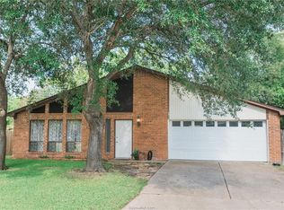 3911 Sioux Cir, Bryan, TX 77802