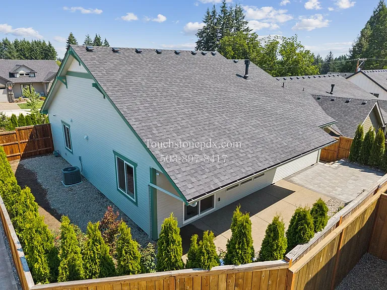 740 Jordan Elizabeth Ave SE — Photo 44