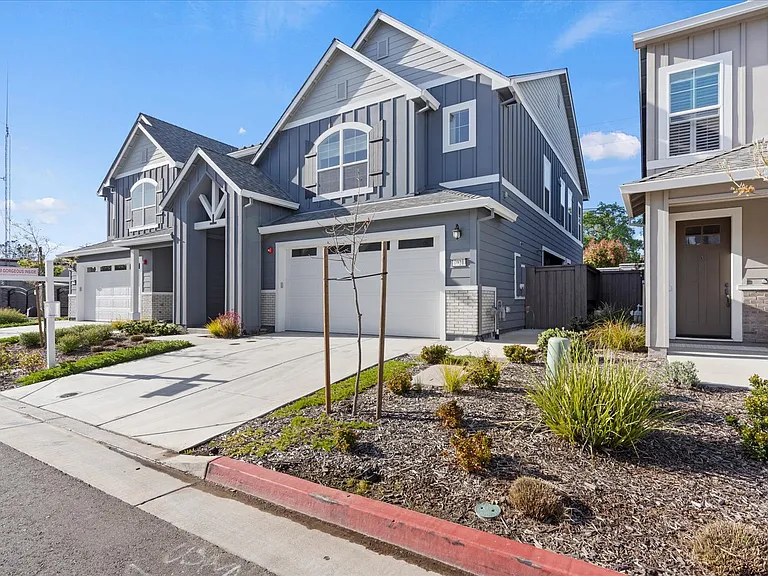 6921 Peak Way — Photo 40