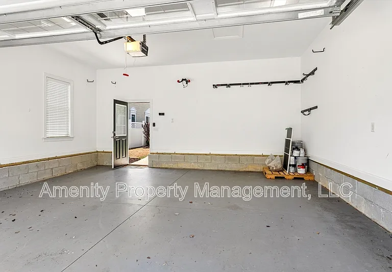 5434 Center St #1 — Photo 24