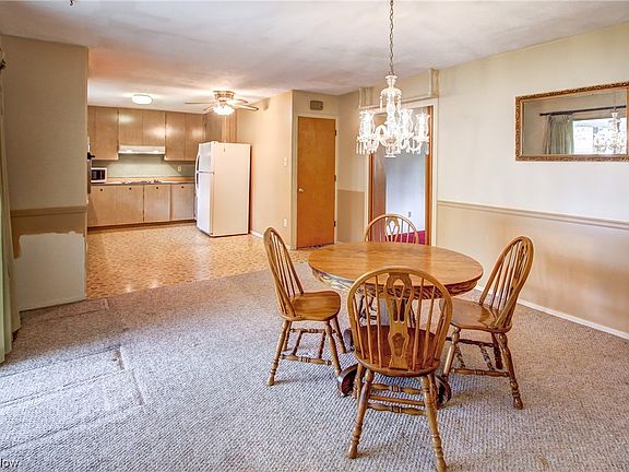 5th image of 37 Jacqueline Dr