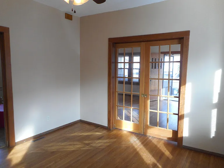 239 S Greenwood St — Photo 4