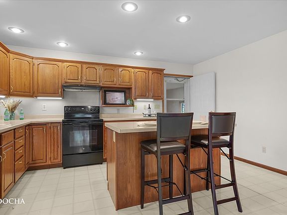 2nd image of 2676 Fairview Dr