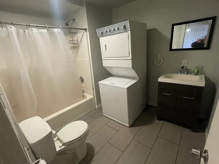 23 E Clinton St #2R — Photo 8