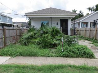 2431 Mistletoe St, New Orleans, LA 70118