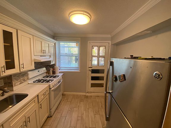 2nd image of 1211 E 54th St Floor 1