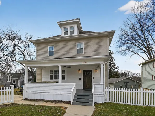 208 Stoughton Rd, Edgerton, WI 53534