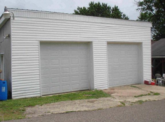 3rd image of 2928 Belmont Ave