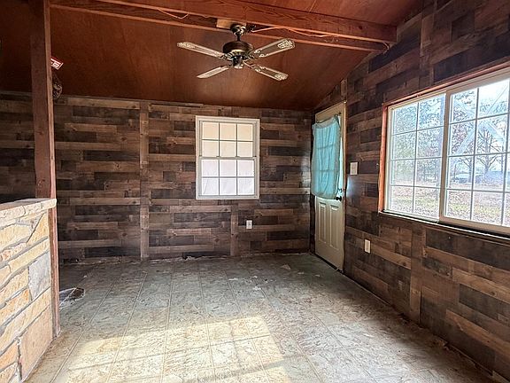 3rd image of 298 Highway 63