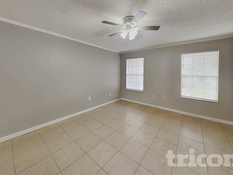 7503 Leon Ave — Photo 2
