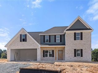 177 Enclave Dr, Clemmons, NC 27012