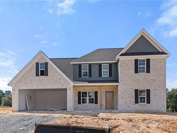 177 Enclave Dr, Clemmons, NC 27012