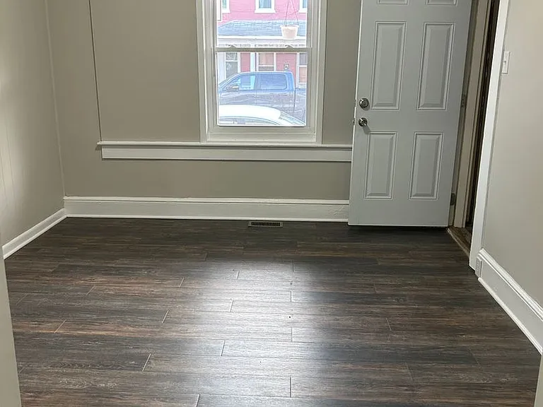 118 S Main St — Photo 12