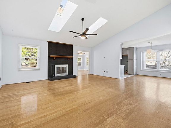 5th image of 112 Saint Andrews Way