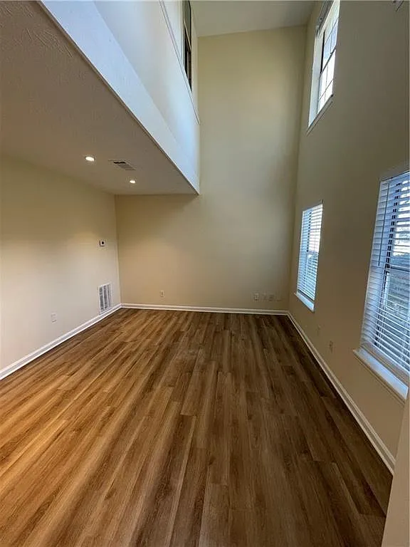 2 bed, 1.5 bath, 1118 sqft, $1,550 — Photo 4