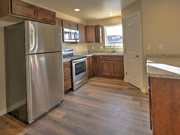 3rd image of 7985 Avocet Dr Unit A