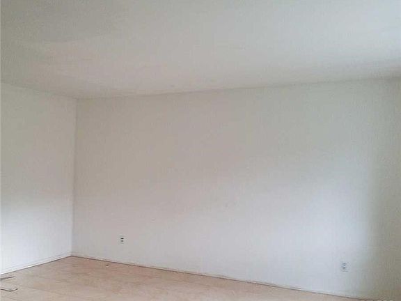 4th image of 10-12 Brandt Ct