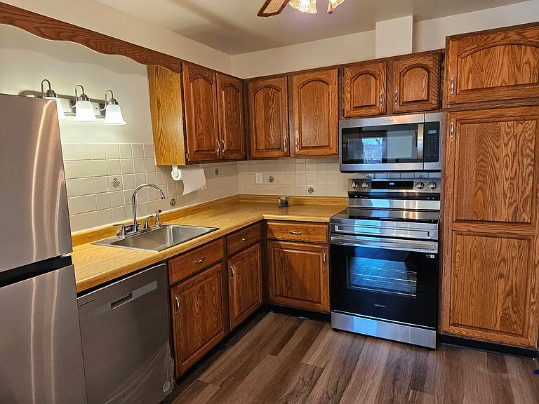 670 Foxtree Cir #1C — Photo 8
